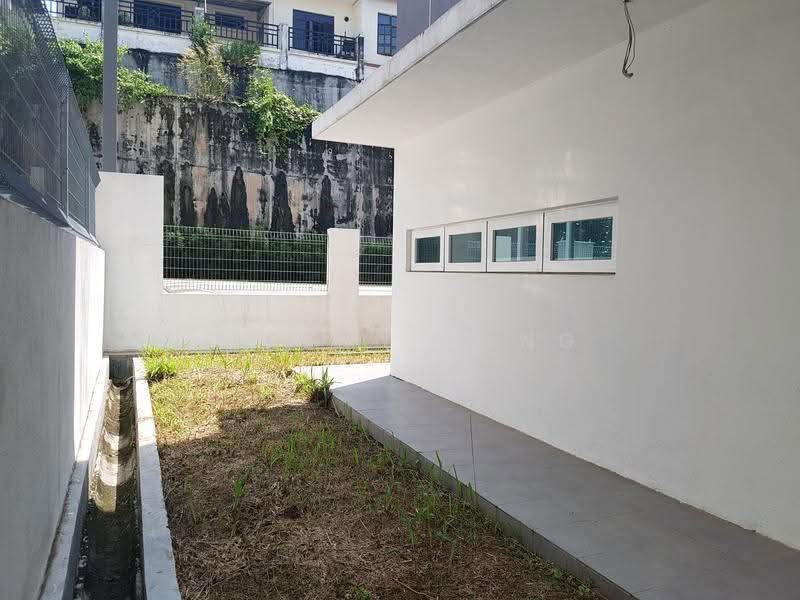 4-storey Terraced House for Sale in Batu 9 (Cheras) - Jeremy Yong - Exterior - PropertyGuru.com.my