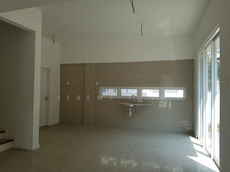 4-storey Terraced House for Sale in Batu 9 (Cheras) - Jeremy Yong - Kitchen - PropertyGuru.com.my