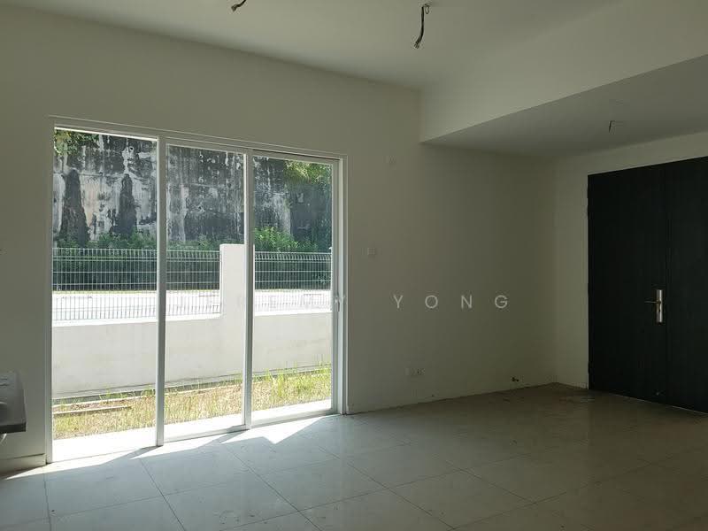 4-storey Terraced House for Sale in Batu 9 (Cheras) - Jeremy Yong - Living Room - PropertyGuru.com.my