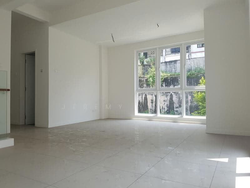 4-storey Terraced House for Sale in Batu 9 (Cheras) - Jeremy Yong - Living Room - PropertyGuru.com.my