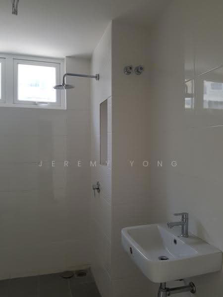4-storey Terraced House for Sale in Batu 9 (Cheras) - Jeremy Yong - Bathroom - PropertyGuru.com.my