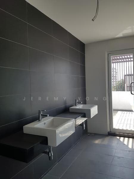 4-storey Terraced House for Sale in Batu 9 (Cheras) - Jeremy Yong - Bathroom - PropertyGuru.com.my