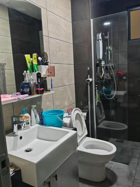 Condominium for Sale at Legend Heights - Hawk Lee - Bathroom - PropertyGuru.com.my