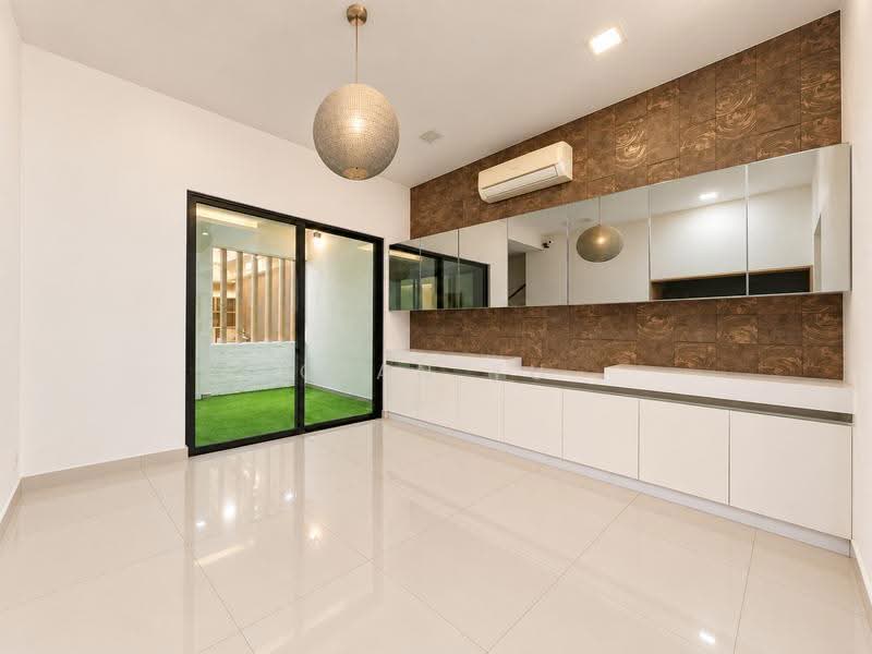 2.5-storey Terraced House for Sale in Bandar Bukit Raja (Klang) - Qian Yu - Living Room - PropertyGuru.com.my