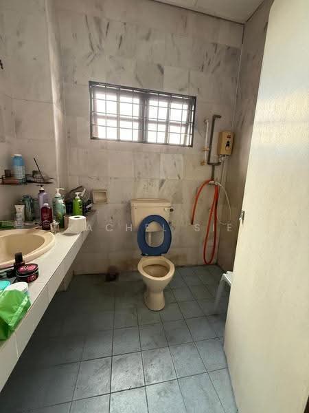 Rumah Teres 2-Tingkat untuk Dijual di Bandar Sungai Long (Selangor) - Rachel Sie - Bathroom - PropertyGuru.com.my