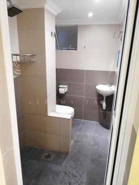 Rumah Flat untuk Dijual di Pangsapuri Sri Meranti - Jeremy Tan - Bathroom - PropertyGuru.com.my