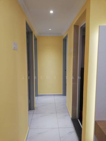 Rumah Flat untuk Dijual di Pangsapuri Sri Meranti - Jeremy Tan - Corridor - PropertyGuru.com.my