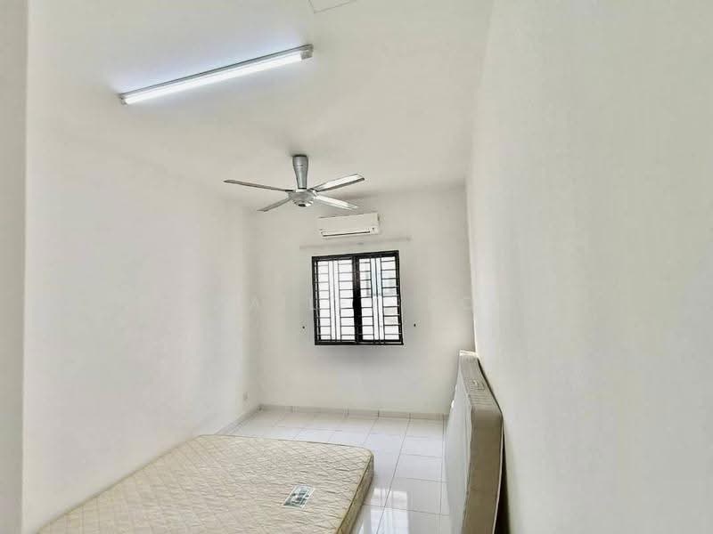 Rumah Teres 2-Tingkat untuk Disewa di Seksyen U13 (Setia Alam) - Hailey Ho - Bedroom - PropertyGuru.com.my