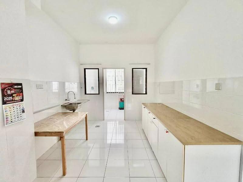 Rumah Teres 2-Tingkat untuk Disewa di Seksyen U13 (Setia Alam) - Hailey Ho - Kitchen - PropertyGuru.com.my