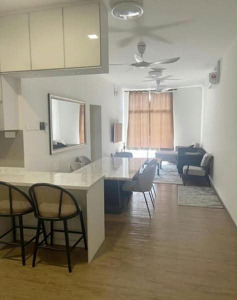 Kondominium untuk Disewa di Lakefront Homes - Siti Haila - Living Room - PropertyGuru.com.my