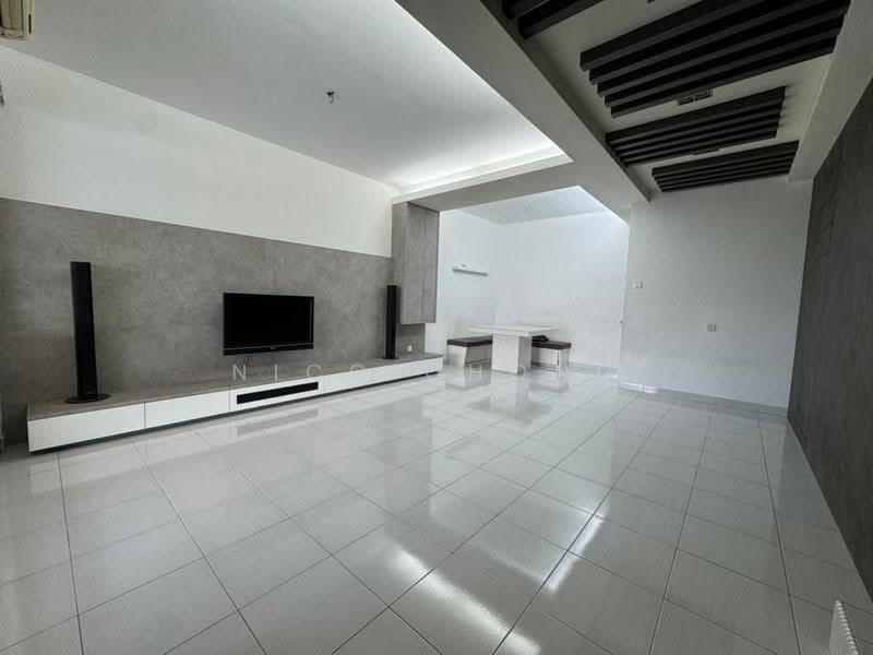 Rumah Teres 2-Tingkat untuk Dijual di Setia Tropika (Johor Bahru) - Nico Chong - Living Room - PropertyGuru.com.my