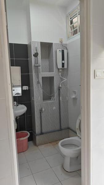 Rumah Teres 2-Tingkat untuk Disewa di Setia Eco Gardens (Gelang Patah) - Li Wei - Bathroom - PropertyGuru.com.my