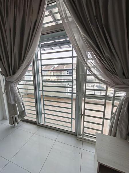 Rumah Teres 2-Tingkat untuk Disewa di Setia Eco Gardens (Gelang Patah) - Li Wei - Balcony - PropertyGuru.com.my