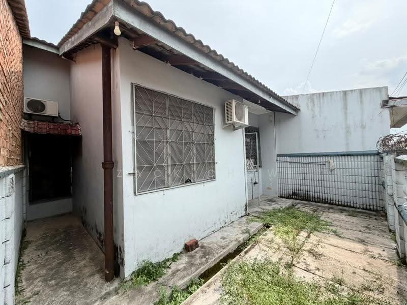 1-storey Terraced House for Sale in Taman Johor Jaya (Johor Bahru) - Zack Chow - Exterior - PropertyGuru.com.my