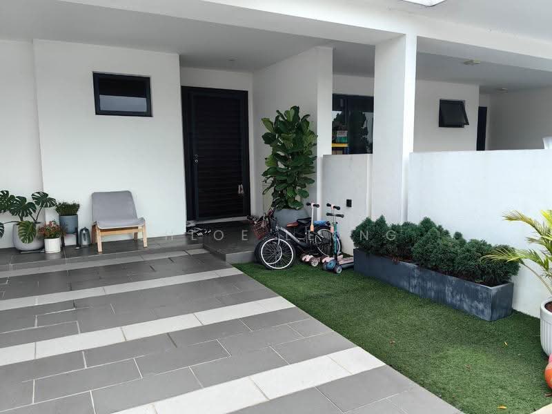 2-storey Terraced House for Sale in Telok Panglima Garang (Selangor) - Chloe Leong - Exterior - PropertyGuru.com.my