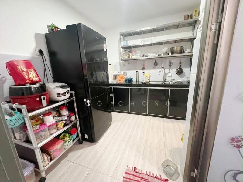 2-storey Terraced House for Sale in Bandar Baru Permas Jaya (Permas Jaya) - Nico Chong - Kitchen - PropertyGuru.com.my