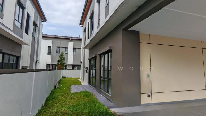 Rumah Berkembar untuk Dijual di Telok Panglima Garang (Selangor) - Michael Wong - Exterior - PropertyGuru.com.my
