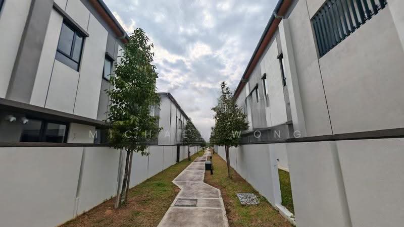 Rumah Berkembar untuk Dijual di Telok Panglima Garang (Selangor) - Michael Wong - Exterior - PropertyGuru.com.my