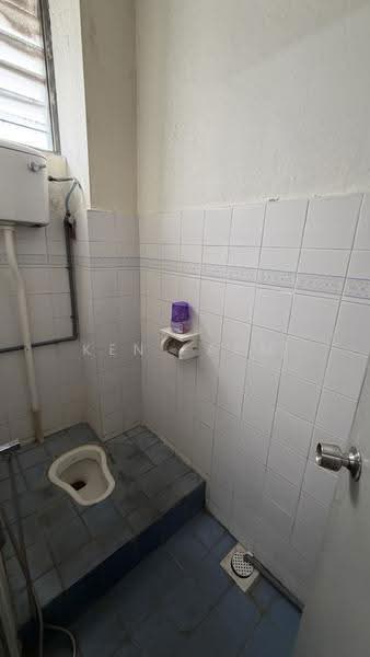 Pejabat untuk Disewa di BANDAR PUCHONG JAYA (Puchong) - KEN FARM - Bathroom - PropertyGuru.com.my