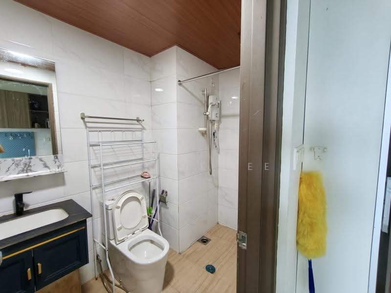 Service Residence for Rent at Country Garden Central Park - Daphne Lee - Bathroom - PropertyGuru.com.my