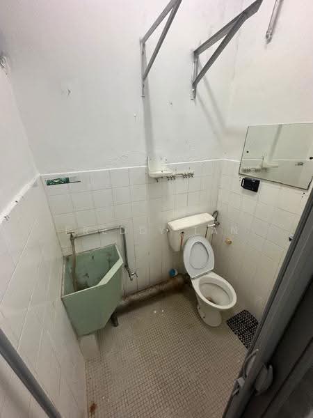 Rumah Flat untuk Dijual di Sun Moon City - Freddy Tan - Bathroom - PropertyGuru.com.my