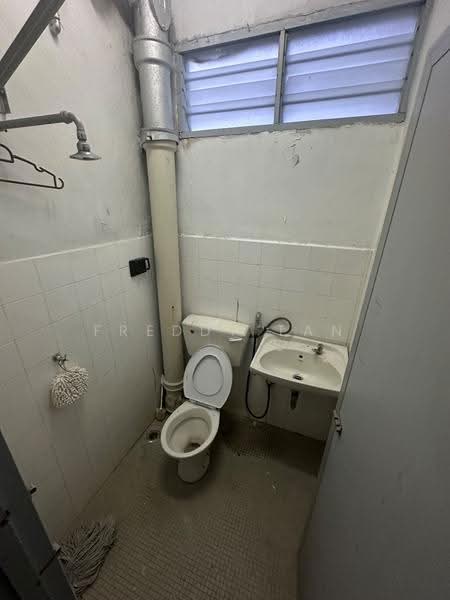 Rumah Flat untuk Dijual di Sun Moon City - Freddy Tan - Bathroom - PropertyGuru.com.my