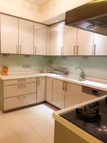 Kondominium untuk Disewa di Tiffani Kiara - Jasmine Law - Kitchen - PropertyGuru.com.my