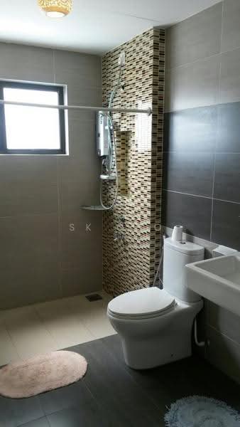 Kondominium untuk Dijual di Ujana Executive Apartment - SK GOO - Bathroom - PropertyGuru.com.my