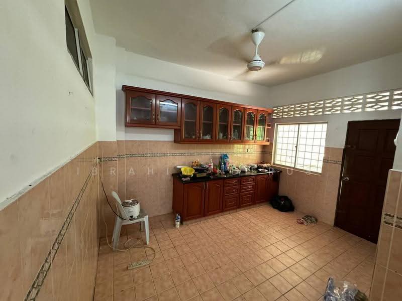 Semi-Detached House for Sale in Melawati (Selangor) - Ibrahim Iderus - Kitchen - PropertyGuru.com.my