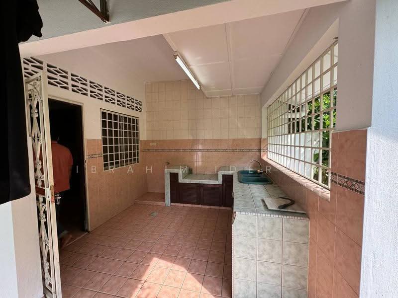 Semi-Detached House for Sale in Melawati (Selangor) - Ibrahim Iderus - Kitchen - PropertyGuru.com.my