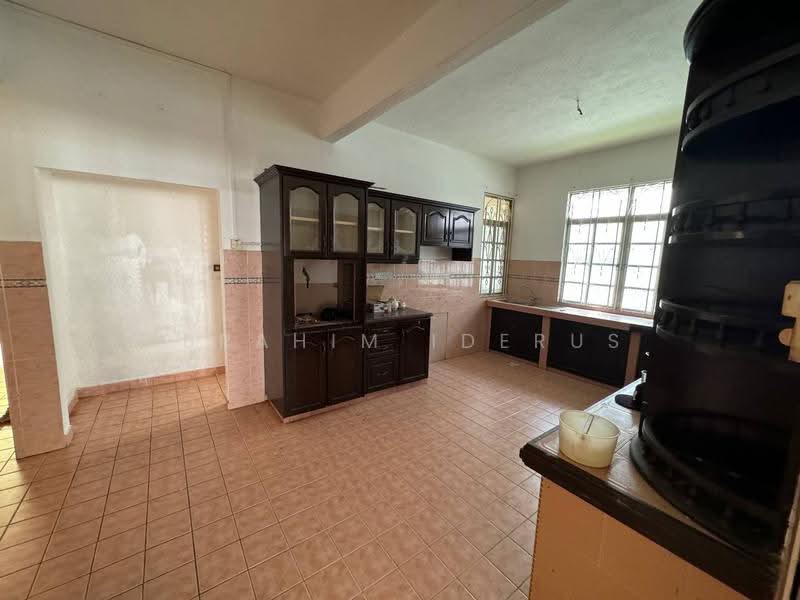 Semi-Detached House for Sale in Melawati (Selangor) - Ibrahim Iderus - Kitchen - PropertyGuru.com.my
