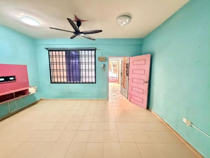 Rumah Teres 2-Tingkat untuk Dijual di Taman Scientex Pasir Gudang (Pasir Gudang) - Seri Wangi - Living Room - PropertyGuru.com.my