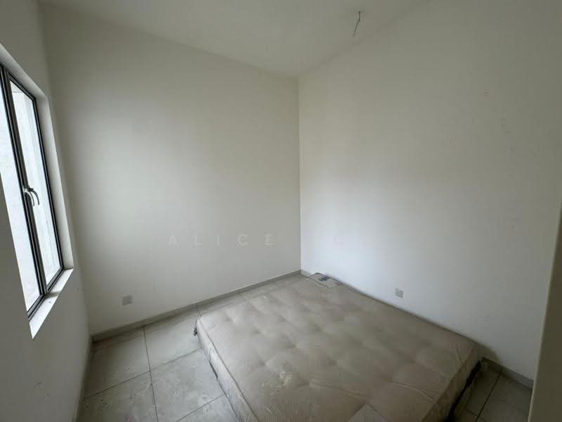 Rumah Berkembar untuk Dijual di Kota Emerald (Rawang) - Alice Low - Bedroom - PropertyGuru.com.my