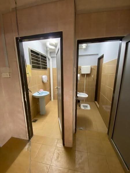 Kedai / Pejabat untuk Disewa di Johor Bahru (Johor) - Yap Sin Chen - Bathroom - PropertyGuru.com.my