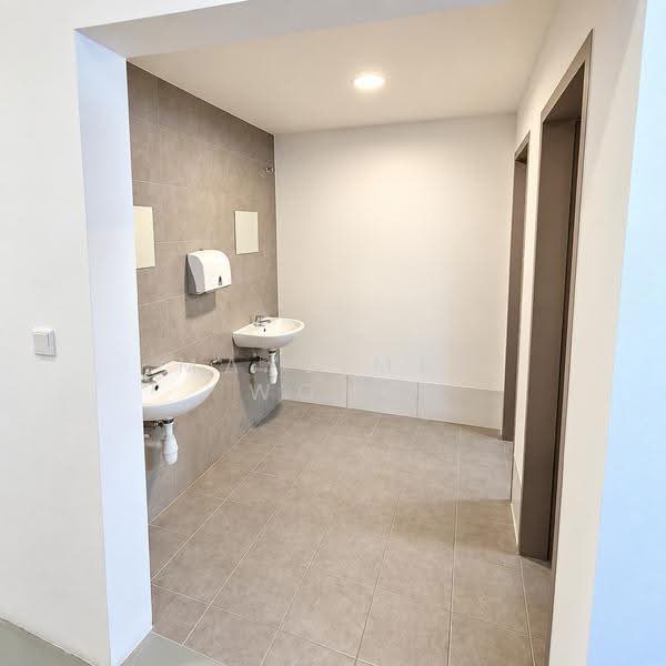 Shop / Office for Rent in Kajang (Selangor) - Maylimee Wong - Bathroom - PropertyGuru.com.my
