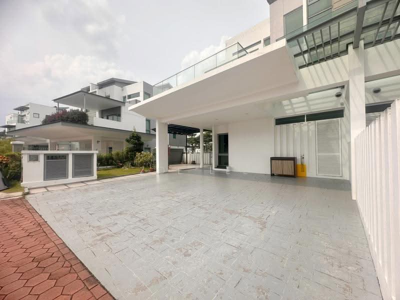 Semi-Detached House for Sale in Taman Molek (Johor Bahru) - Zoe Lee - Exterior - PropertyGuru.com.my