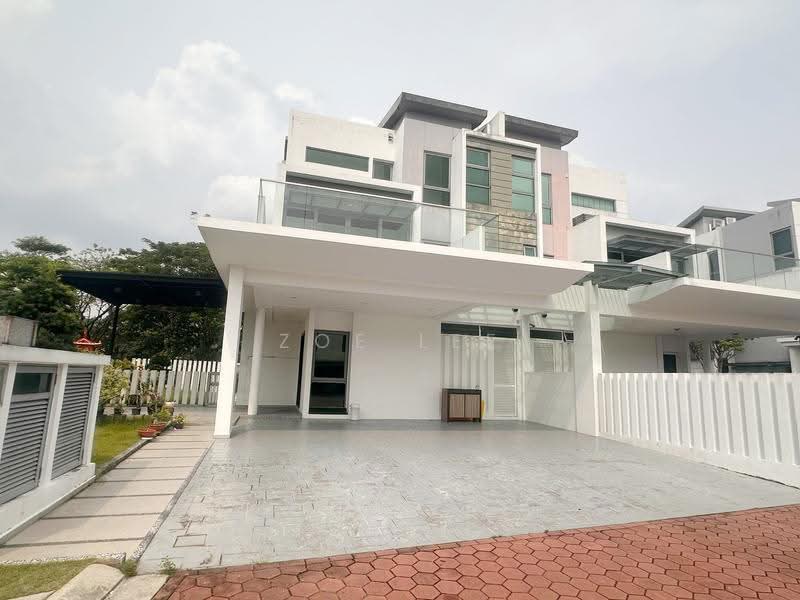 Semi-Detached House for Sale in Taman Molek (Johor Bahru) - Zoe Lee - Exterior - PropertyGuru.com.my