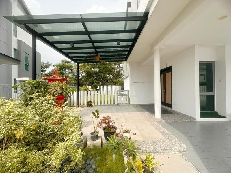 Semi-Detached House for Sale in Taman Molek (Johor Bahru) - Zoe Lee - Exterior - PropertyGuru.com.my