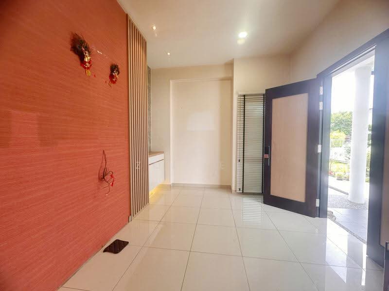Semi-Detached House for Sale in Taman Molek (Johor Bahru) - Zoe Lee - Entrance - PropertyGuru.com.my
