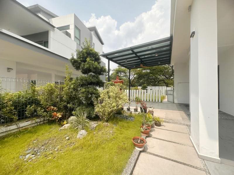 Semi-Detached House for Sale in Taman Molek (Johor Bahru) - Zoe Lee - Exterior - PropertyGuru.com.my
