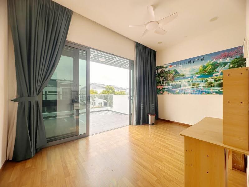 Semi-Detached House for Sale in Taman Molek (Johor Bahru) - Zoe Lee - Bedroom - PropertyGuru.com.my