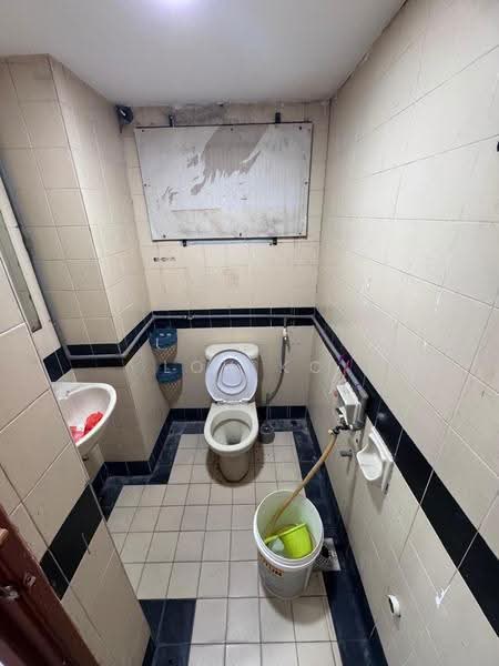 Shop for Rent in PJS 8, Sunway Mentari (Petaling Jaya) - Loh KC - Bathroom - PropertyGuru.com.my