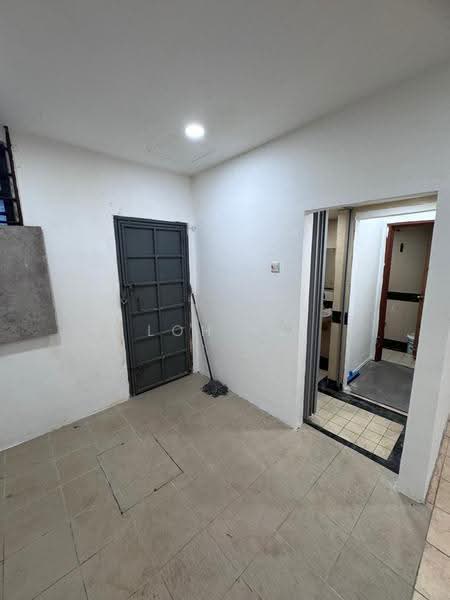 Shop for Rent in PJS 8, Sunway Mentari (Petaling Jaya) - Loh KC - Interior - PropertyGuru.com.my
