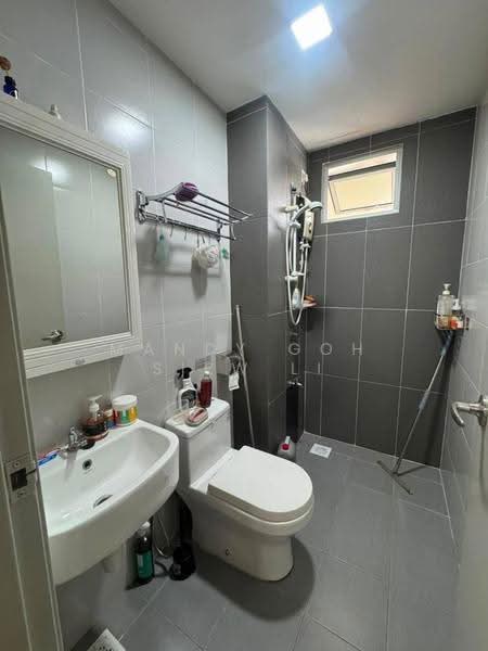 Kediaman Servis untuk Dijual di Pandan Residence - Mandy Goh Siew Li - Bathroom - PropertyGuru.com.my