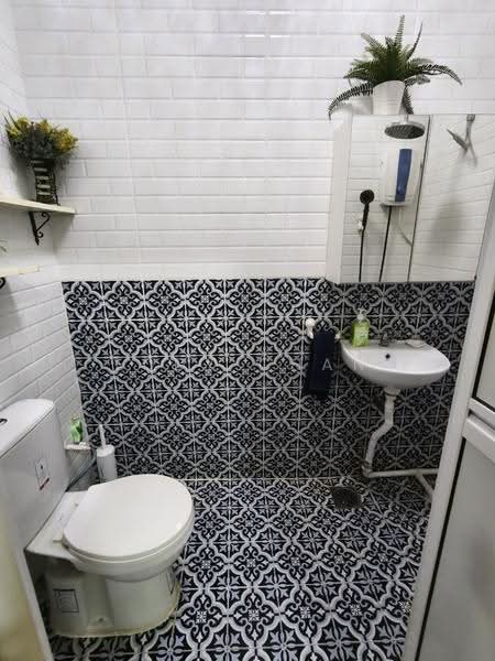 2.5-storey Terraced House for Sale in Kulai (Johor) - Eddy Chan - Bathroom - PropertyGuru.com.my