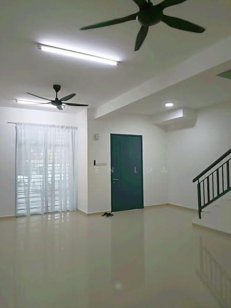 Rumah Teres 2-Tingkat untuk Disewa di Bandar Seri Alam (Masai) - Vlien Lua - PropertyGuru.com.my