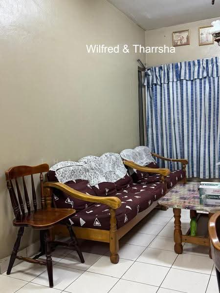 Pangsapuri untuk Dijual di Tropika Apartment - Tharrsha. T - Living Room - PropertyGuru.com.my