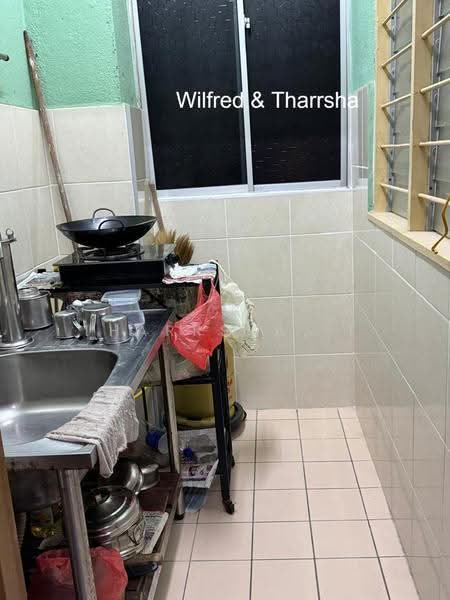 Pangsapuri untuk Dijual di Tropika Apartment - Tharrsha. T - Kitchen - PropertyGuru.com.my