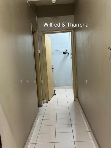 Pangsapuri untuk Dijual di Tropika Apartment - Tharrsha. T - Corridor - PropertyGuru.com.my