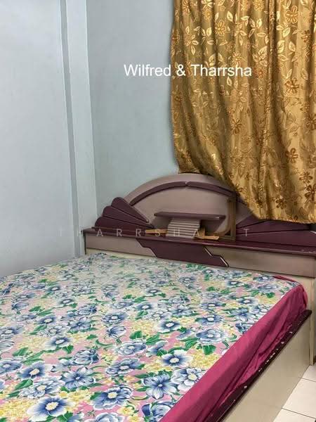 Pangsapuri untuk Dijual di Tropika Apartment - Tharrsha. T - Bedroom - PropertyGuru.com.my